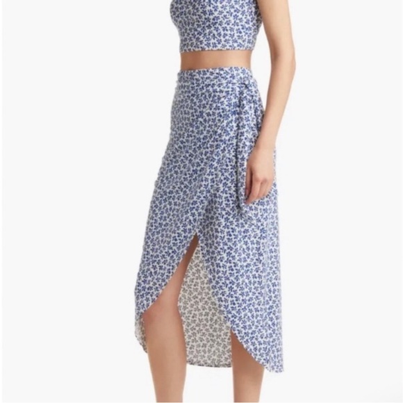 Reformation Two Piece Rika Set in Blue Bombay, Size Small - Picture 5 of 8